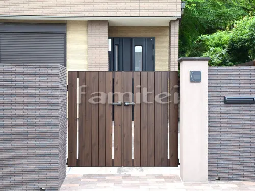 岩出市 リフォームナチュラル セミクローズ外構 玄関まわり 門袖 壁タイル貼り ダントー ラムスボーダー 玄関門扉 三協アルミ コレット2型 両開き 08-14 門柱タイプ 郵便受けポスト LIXILリクシル エクスポストN-1型 埋め込み式 口金タイプ 笠置 エスビック PCキャップ 35門笠