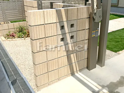 橿原市 外構工事 門扉 門袖 袖壁 花壇 土間コンクリート 目隠しフェンス塀 人工芝