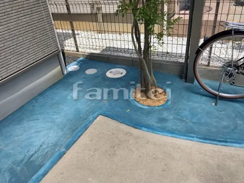 北葛城郡上牧町 リフォームベーシック オープン外構 玄関まわり 木製調目隠しフェンス塀 ナチュラルウッド プランパーツ アルミ平板 木目調ウォール 駐車場ガレージ床 土間コンクリート カラークリート シンボルツリー シマトネリコ 常緑樹 植栽 雨除け屋根 LIXILリクシル スピーネ 1階用 F型フラット屋根