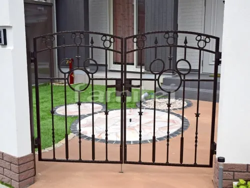 篠山市 新築ナチュラル セミクローズ外構