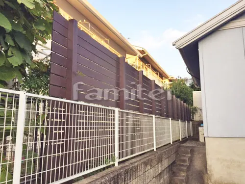 亀岡市 エクステリア工事 ガーデンルーム LIXILリクシル NEW暖蘭物語 サンルーム スタイルA デザインパネル F型フラット屋根 収納式網戸 雨除け屋根 LIXILリクシル スピーネ 1階用 F型フラット屋根 タイルデッキ LIXILリクシル マルモアート300角 MA-11 木製調目隠しフェンス塀 ナチュラルウッド プランパーツ アルミ平板 木目調ウォール