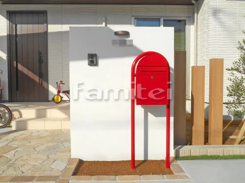 奈良市 新築ナチュラル オープン外構 アプローチ 門柱 カーポート 土間コンクリート フェンス 門扉 ウッドデッキ 植栽