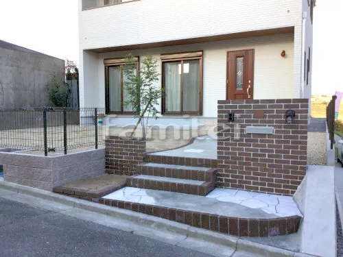 大津市 新築ナチュラル オープン外構 門柱 アプローチ 土間コンクリート フェンス 芝生張り 姫高麗芝 植栽