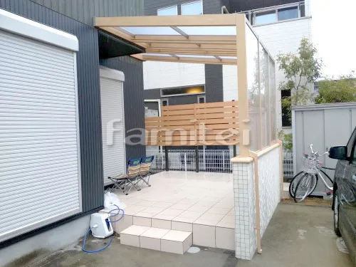 香芝市 リフォーム庭園工事 木製調テラス屋根 LIXILリクシル ココマ サイドスルー腰壁タイプ 既存デッキ撤去 タイルデッキ300角 木製調目隠しフェンス塀 F&F マイティウッド 樹脂