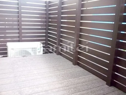 池田市 エクステリア工事 木製調目隠しフェンス塀 LIXILリクシル デザイナーズパーツ 平板 人工木材ウッドデッキ LIXILリクシル 木彫 樹ら楽ステージ(きらら) 樹脂 境界フェンス塀 LIXILリクシル プレスタ3型 シンボルツリー シマトネリコ 常緑樹 植栽