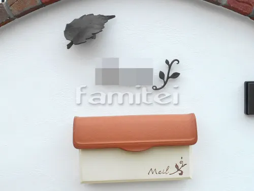 木津川市 新築ナチュラル オープン外構 門柱 アプローチ 手すり 土間コンクリート フェンス 犬走り 防犯砂利敷き バラス砕石