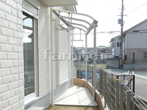 加古川市 新築ナチュラル オープン外構 門柱 照明 ポスト カーポート 土間コンクリート フェンス テラス屋根 立水栓 階段