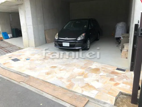 吹田市 外構工事 アプローチ 床石貼り 乱形石 石英岩 トパーズイエロー 人工木材ウッドデッキ LIXILリクシル 樹ら楽ステージ(きらら) 樹脂