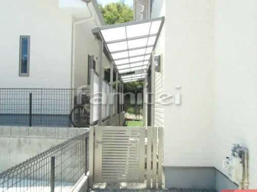 泉佐野市 リフォーム部分工事 雨除け屋根 LIXILリクシル スピーネ 1階用 F型フラット屋根 目隠しパネル(前面 正面)1段 勝手口門扉 ライシス3型 09-10 片開き