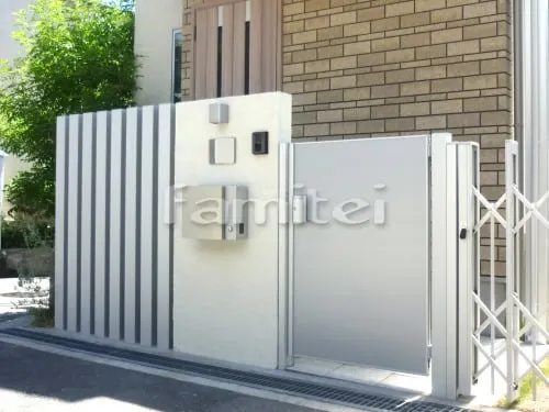 枚方市 リフォームシンプル クローズ外構 門柱 門扉 カーポート スクリーンブロック