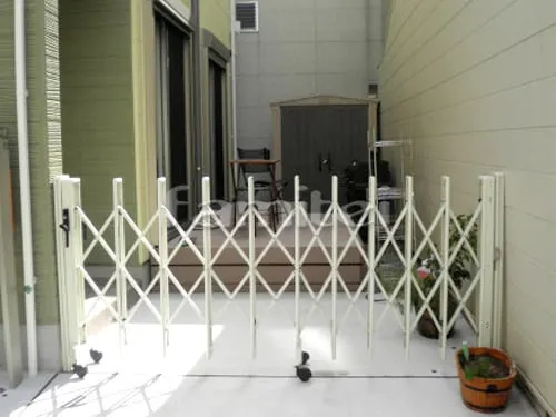 大阪市生野区 自転車バイク屋根 三協アルミ ニューマイリッシュ F型フラット屋根 サイクルポート 駐輪場屋根 伸縮門扉 LIXILリクシル セレビューFA型 片開き 人工木材ウッドデッキ 樹ら楽ステージ(きらら) 樹脂 おしゃれ物置 ケター ファクター 野外物置き 収納庫 倉庫 ベランダ屋根 YKKAP ヴェクターテラス屋根(ベクター) 3階用 積雪50cm対応 F型フラット屋根