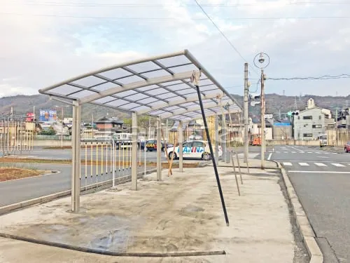 大東市 エクステリア工事 カーポート YKKAP レイナポートグラン 縦2台用(縦連棟) R型アール屋根 既存カーポート柱撤去 フェンス復旧