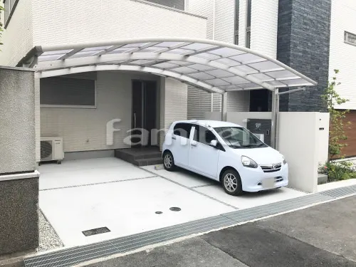 神戸市東灘区 新築オープン外構 門柱壁タイル貼り LIXILリクシル セラヴィオ 郵便受けポスト Panasonicパナソニック フェイサス カーポート YKKAP レイナポートグラン 横2台用(ワイド ツイン) R型アール屋根