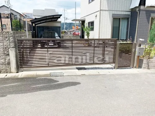 八幡市 リフォーム外構工事 電動跳ね上げ式門扉 LIXILリクシル ワイドオーバードアS3型 横2台用 アップゲート 門扉 LIXILリクシル ジオーナB3型 12-09 片開き