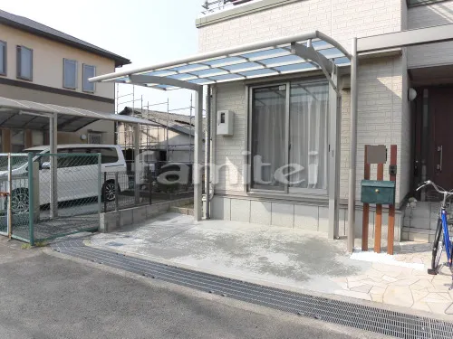 泉佐野市 リフォームベーシック オープン外構 門柱 木製調デザインアルミ角柱 プランパーツ 角材 カーポート YKKAP レイナポートREグラン 1台用(単棟) R型アール屋根 前下がり 逆勾配 土間コンクリート