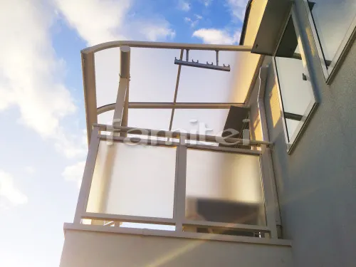 自転車バイク屋根 三協アルミ セルフィ F型フラット屋根 サイクルポート 駐輪場屋根 ベランダ屋根 レギュラーテラス屋根 2階用 R型アール屋根 物干し イナバ物置 アイビーストッカー BJX-115A 野外物置き 収納庫 倉庫