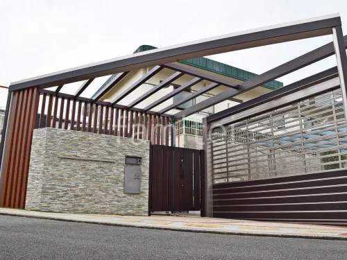 池田市 リフォームシンプル クローズ外構 門柱 ゲート シャッター