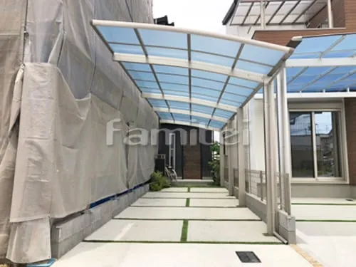 京田辺市 エクステリア工事 カーポート YKKAP レイナポートグラン 縦2台用(縦連棟) R型アール屋根 ベランダ屋根 ソラリアテラス屋根 1階用 R型アール屋根