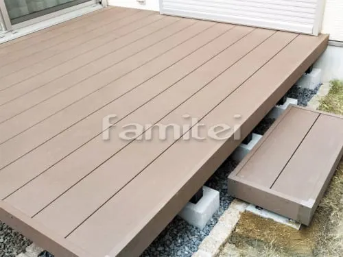 箕面市 お庭のリフォーム　カーポート横2台 目隠しフェンス リウッドデッキ200