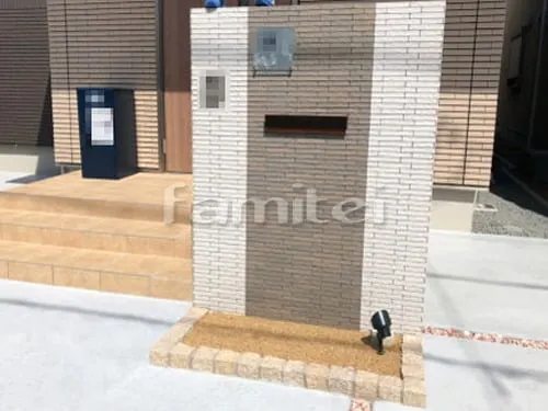 橋本市 新築シンプル オープン外構 モダン門柱 表札 取付 郵便受けポスト インターホン取付 植栽灯 土間コンクリート 化粧砂利目地 化粧ブロック 雨除け屋根 人工木ウッドデッキ デッキフェンス 境界フェンス塀 ブロック積み