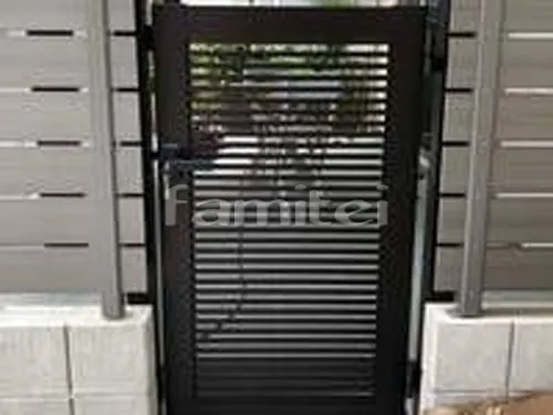 宇治市 リフォーム外構 カーポート YKKAP レイナポートグラン 横2台用(ワイド ツイン) R型アール屋根 伸縮門扉 三協アルミ クロスゲートL 片開き アコーディオンゲート 勝手口門扉 YKKAP シンプレオ1型 横太格子 12-07 片開き