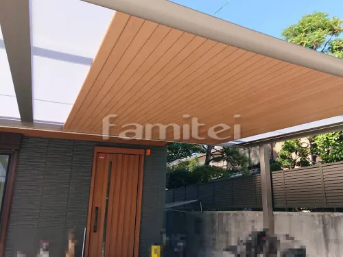 藤井寺市 エクステリア工事 カーポート LIXILリクシル アーキフィールドカールーフ 横3台用(ワイド トリプル) F型フラット屋根 屋根材 ポリカーボネート クリアマット色 ダウンライト ライティング