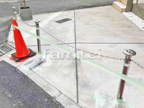 大阪市 エクステリア工事 カーポート LIXILリクシル ネスカF 1台用(単棟) F型フラット屋根 特殊加工 斜めカット 車止めポール LIXILリクシル スペースガードF48型 バリカー シンボルツリー フェイジョア 常緑樹 植栽 植木鉢 Only One コンカー キューブ