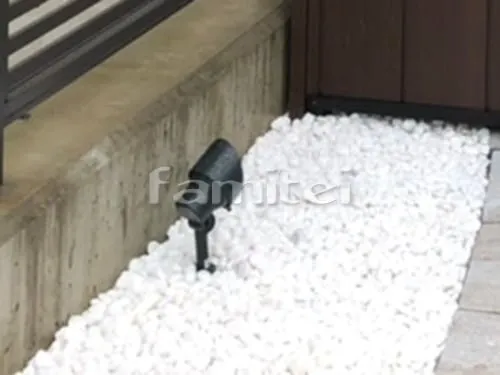 海南市 新築ベーシック オープン外構 機能門柱 郵便受けポスト ステンレス表札 インターホン取付 乱形石 植栽灯ガーデンライト照明 土間コンクリート 化粧砂利 人工芝 防草シート加工 バラス砕石 シンボルツリー オリーブ