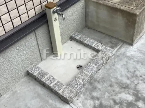 紀の川市 リフォームシンプル オープン外構 表札灯 玄関前アプローチ 床平板貼り ジャミ敷き 玄関前アプローチ タイルデッキ カーポート Y合掌  駐車場ガレージ床 土間コンクリート 伸縮目地  車止めポール バリカー 溝蓋 グレーチング 化粧ブロック ジャミ敷き ピンコロ囲い モルタル仕上げ洗い場 土間コンクリート 伸縮目地