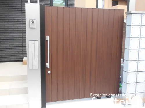 神戸市 新築ベーシック セミクローズ外構 スライド門扉 カーポート1台用 目隠しフェンス 防犯カメラ