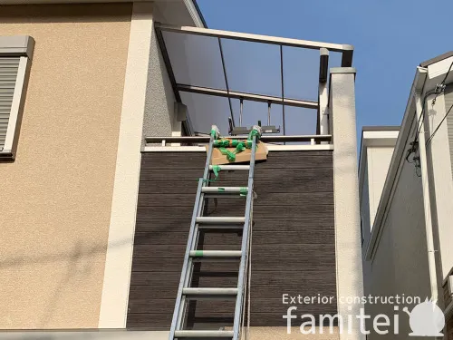 大阪市 エクステリア工事 ベランダ屋根 LIXILリクシル スピーネ 2階用 F型フラット屋根 物干し(標準吊下げ)