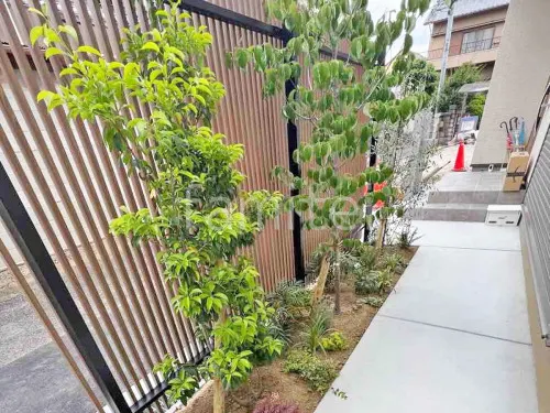 箕面市 新築シンプルオープン外構