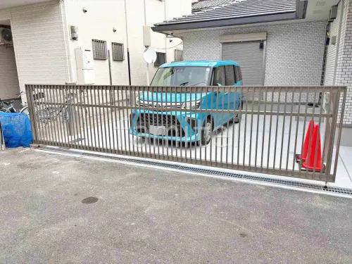 寝屋川市 新築シンプル セミクローズ外構