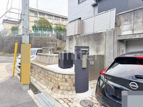 和泉市 新築シンプル セミクローズ外構