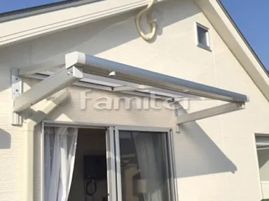 施工例 人工木材ウッドデッキ LIXIL樹ら楽ステージ 柱なし雨除け屋根 スピーネ2階