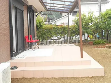 施工例 フル木製調テラス屋根 LIXILシュエット1階 タイルデッキ