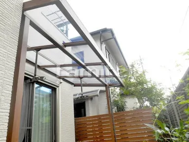 施工例 フル木製調テラス屋根 目隠しフェンス塀 花壇