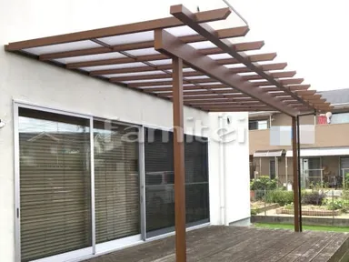 施工例 フル木製調テラス屋根 YKKサザンテラス パーゴラタイプ1階