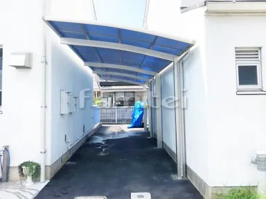 施工例 カーポート YKKレイナポート縦2台 雨除け屋根 ソラリア1階