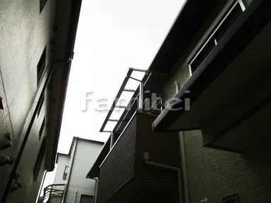 施工例 人工木材ウッドデッキ LIXIL樹ら楽ステージ　ベランダ屋根 YKKソラリアF2階