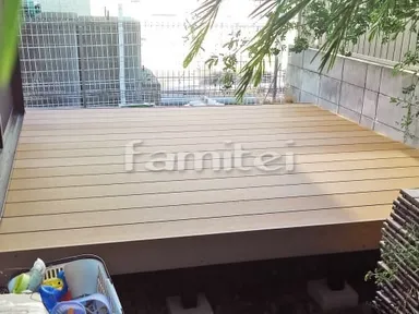 施工例 人工木材ウッドデッキ カーポート 雨除け屋根 イナバ物置