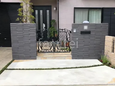 施工例 リフォームシンプル セミクローズ外構