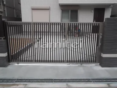 引戸門扉 横引きシャッター LIXIL TOEXエススライドCの外構施工