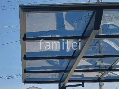 屋根材 ポリカーボネート クリアブルーの外構施工例（現場番号