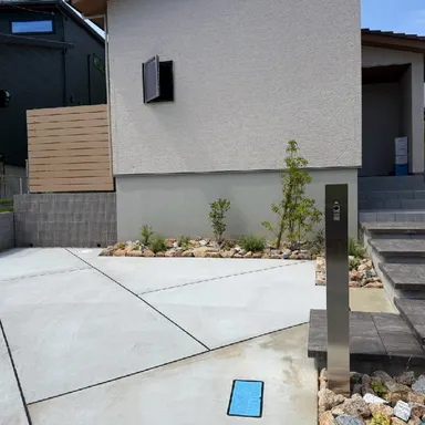 コンクリート目地の種類を比較！土間をおしゃれにする選び方と外構施工例
