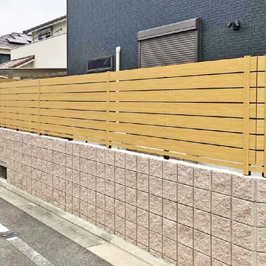 外構フェンスの費用相場｜後悔しない目隠し・種類の選び方と施工例