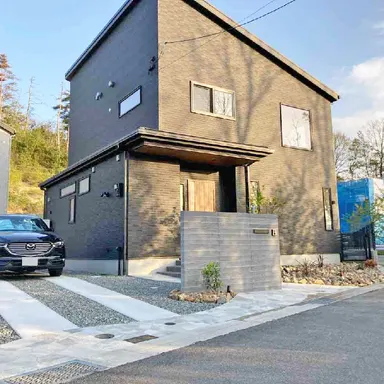駐車場をおしゃれで安く!予算内で高見えさせる外構デザイン術