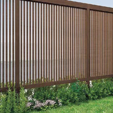 縦格子フェンスが映える！目隠ししながら外構を格上げするフェンス3選｜外構・リフォーム工事