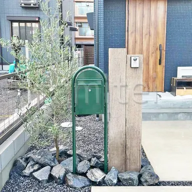 【施工例】ボンボビポスト＋枕木は最強コンビ！