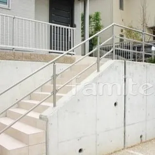 お子様の転落防止に!安全防護柵付き手すり